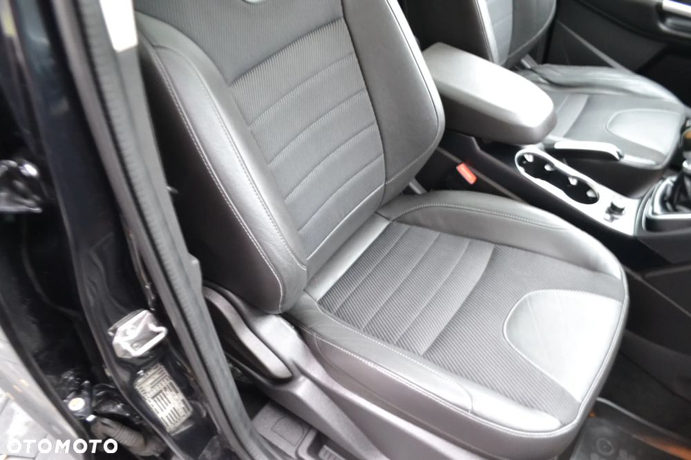 Ford Kuga 2.0 TDCi 4WD Titanium Plus - 35