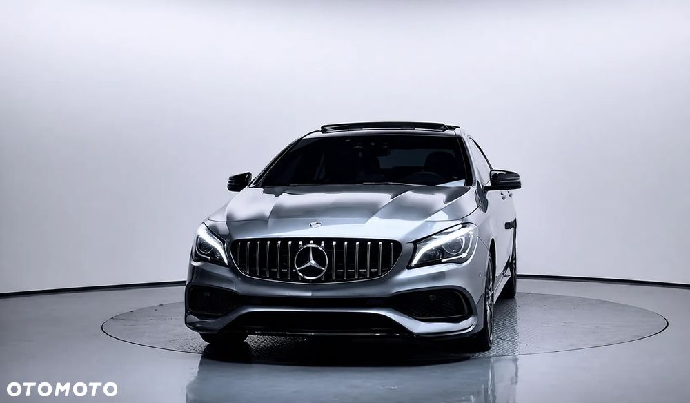Mercedes-Benz CLA 250 4-Matic AMG Line - 3