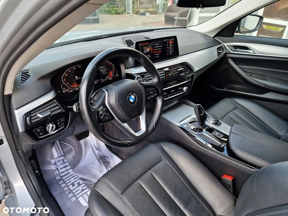 BMW Seria 5 518d - 21