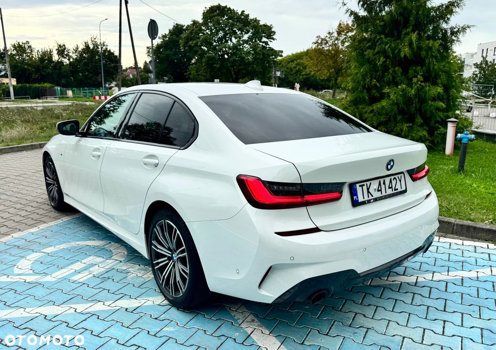 BMW Seria 3 318i M Sport - 11