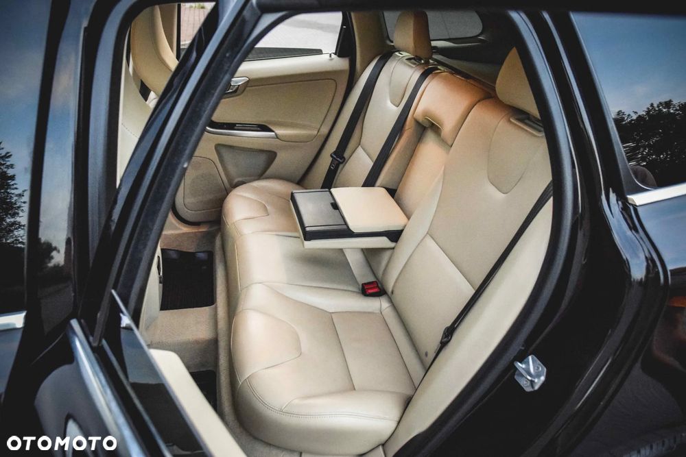 Volvo XC 60 D4 AWD Summum - 19
