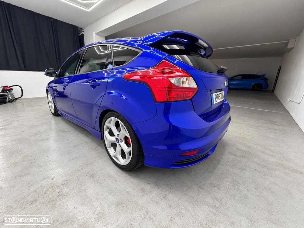Ford Focus 2.0 EcoBoost ST c/ Pack Pele Desportiva - 6