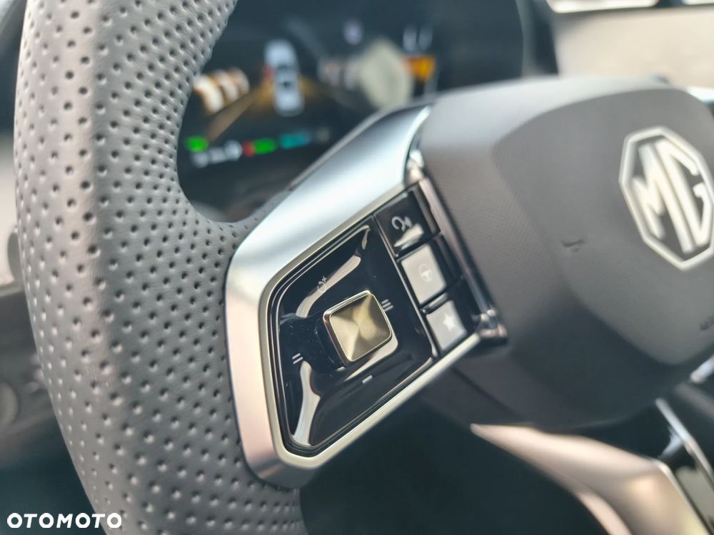 MG ZS 1.5 HEV+ Exclusive - 10