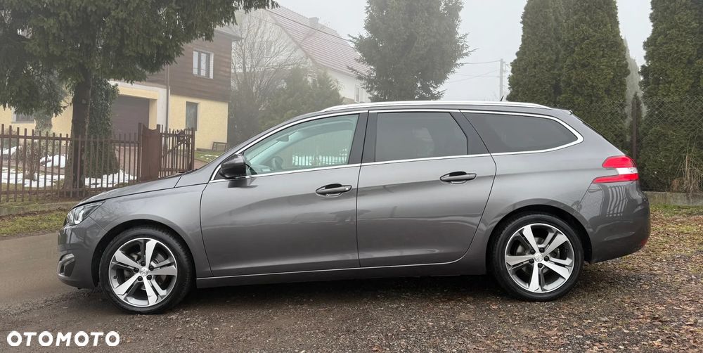Peugeot 308 1.2 PureTech GPF Allure Pack S&S EAT8 - 12