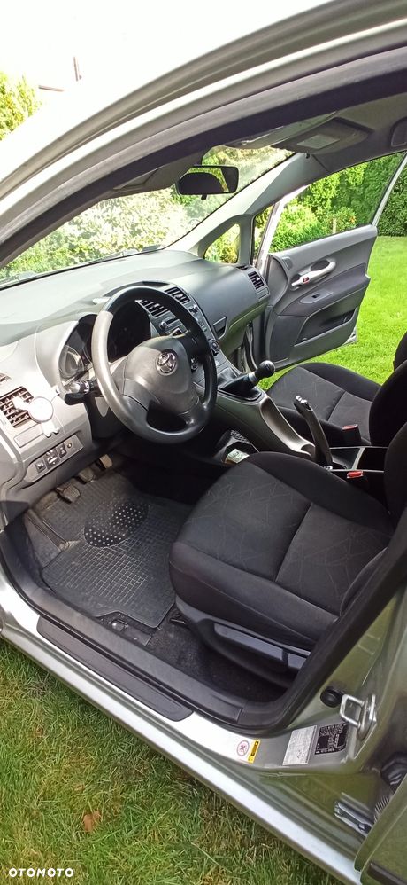 Toyota Auris - 14