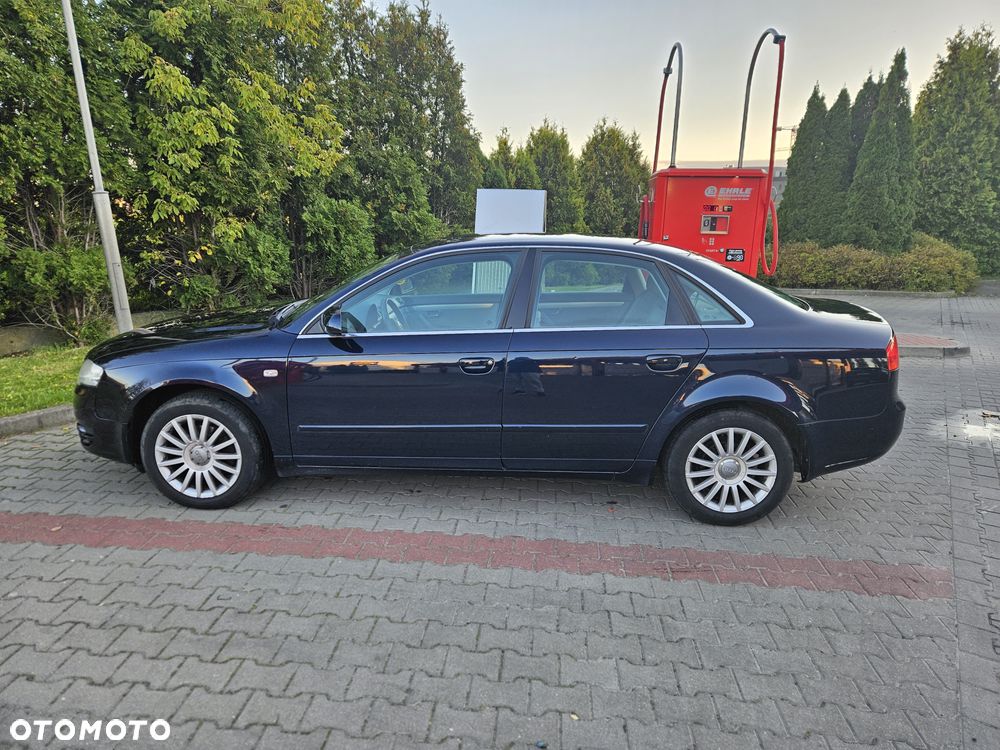 Audi A4 Limousine - 4