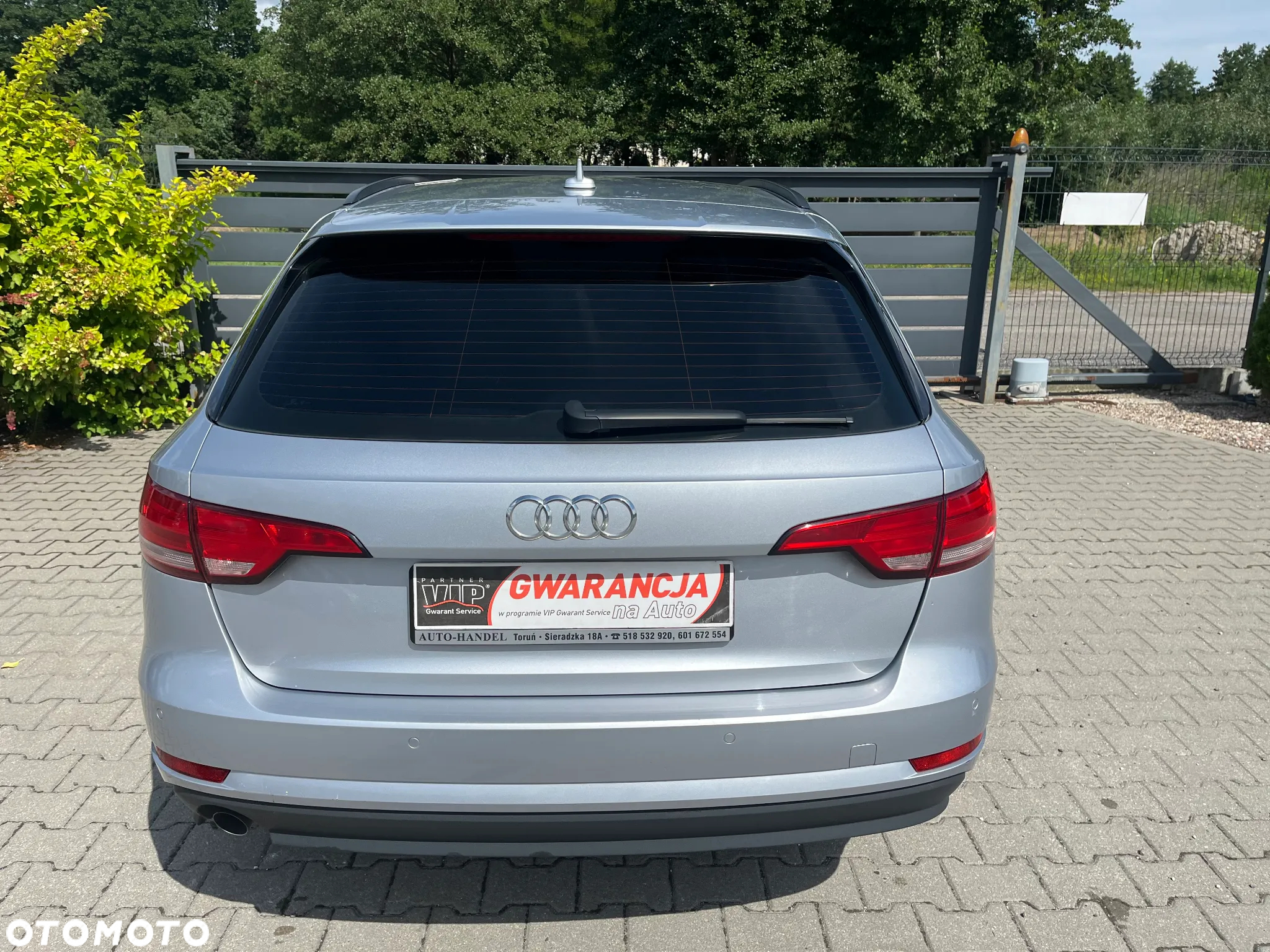 Audi A4 2.0 TDI Design - 6