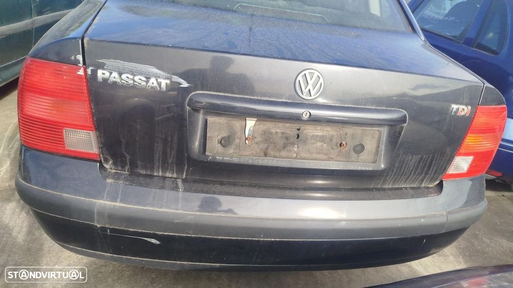 Pára-choques trás VOLKSWAGEN Passat (3B2) - 1