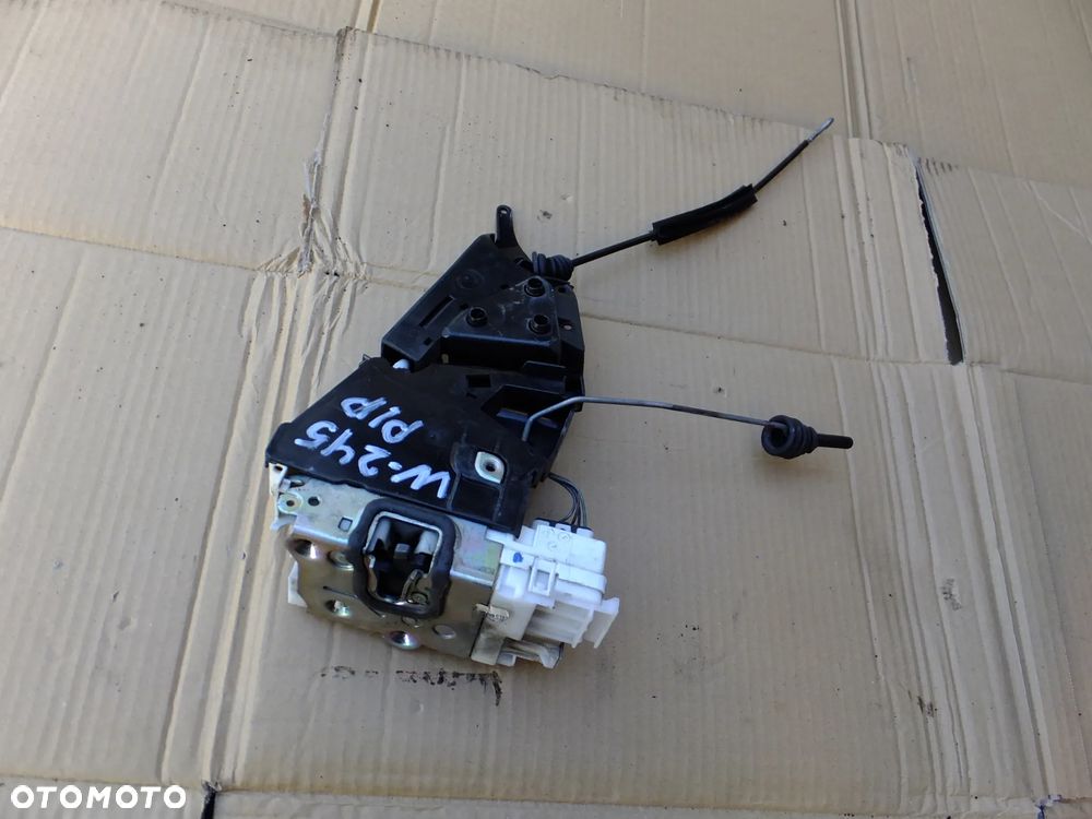 zamek prawy przód mercedes w245 1697202835