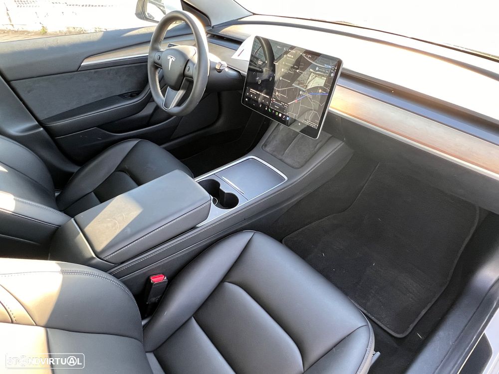Tesla Model 3 - 7
