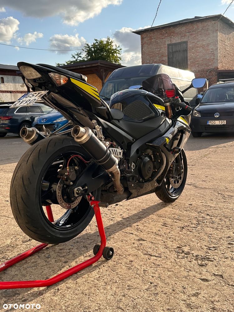 Suzuki GSX-R - 4
