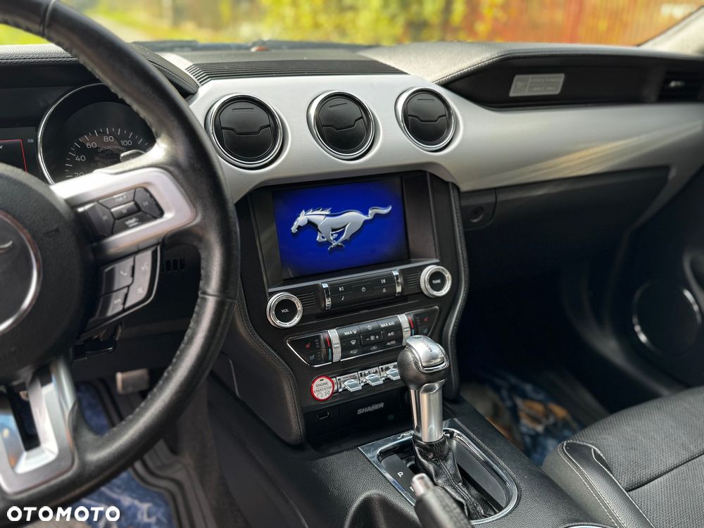 Ford Mustang 5.0 V8 GT - 27