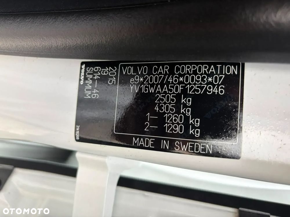 Volvo V60 D6 AWD Plug-in Hybrid R-Design Momentum - 20