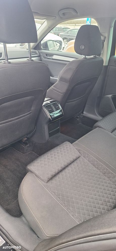 Skoda Superb 2.0 TDI DSG Style - 6