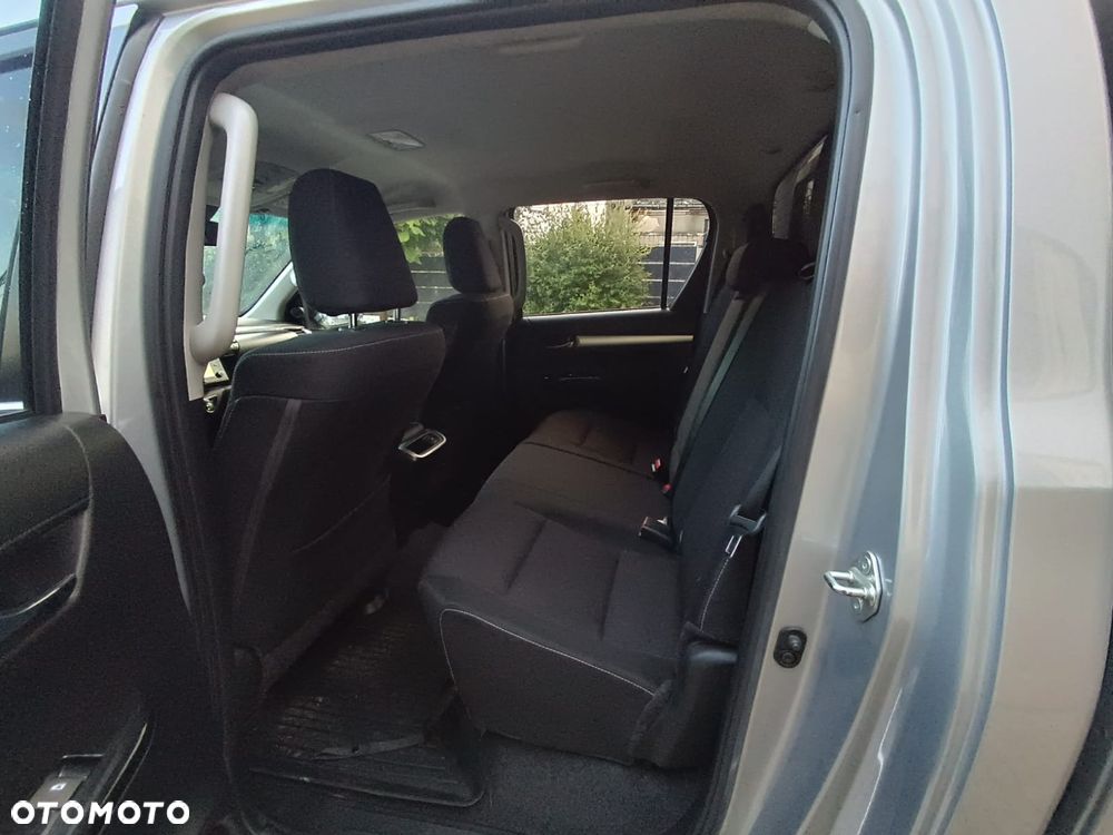 Toyota Hilux 2.8 D-4D Double Cab Invincible Sport 4x4 - 26