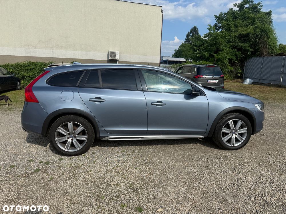 Volvo V60 Cross Country - 7