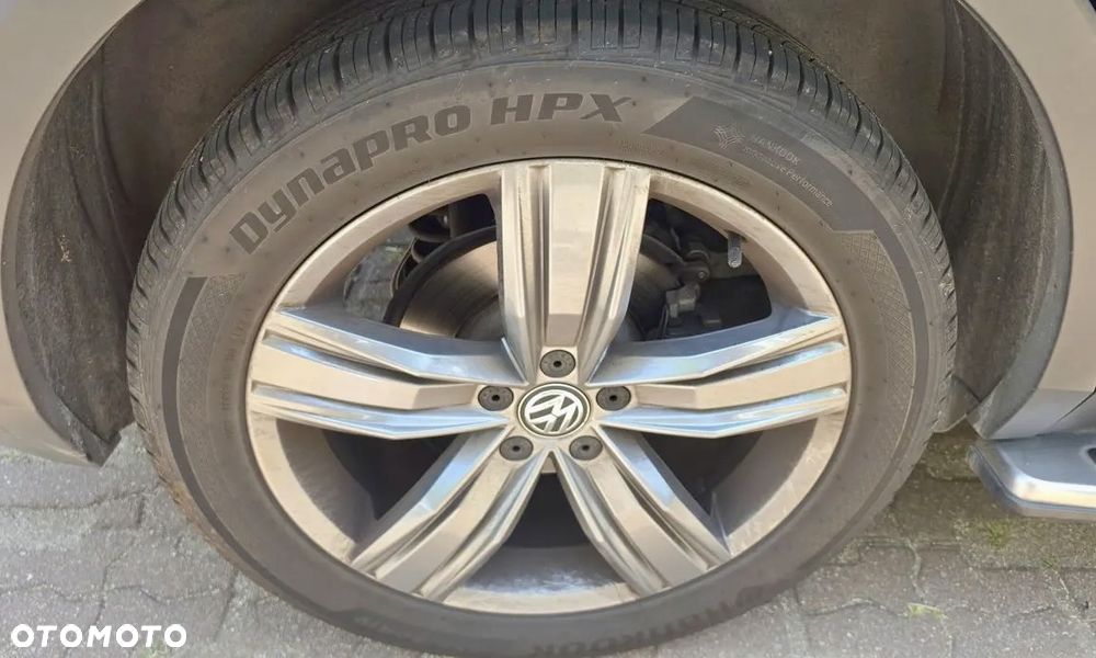 Volkswagen Tiguan - 12