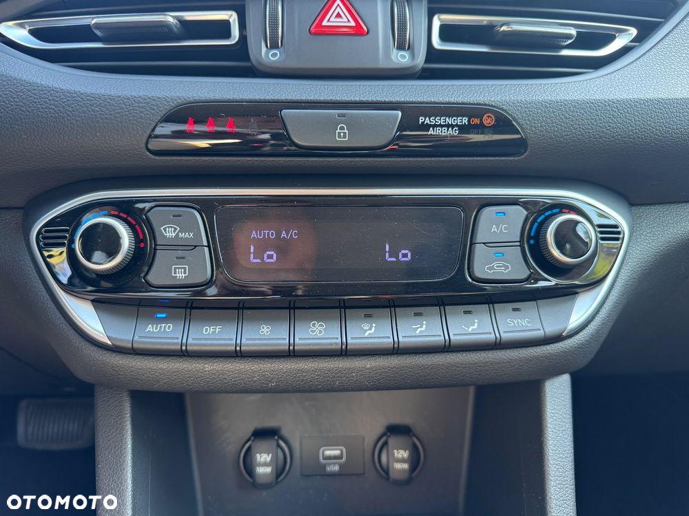 Hyundai i30 1.5 T-GDI 48V-Hybrid DCT EDITION 30 - 9