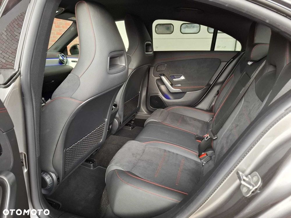 Mercedes-Benz CLA - 10