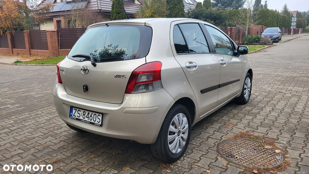 Toyota Yaris - 7