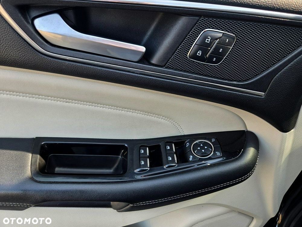 Ford Edge 2.0 TDCi Bi-Turbo 4x4 Titanium - 16