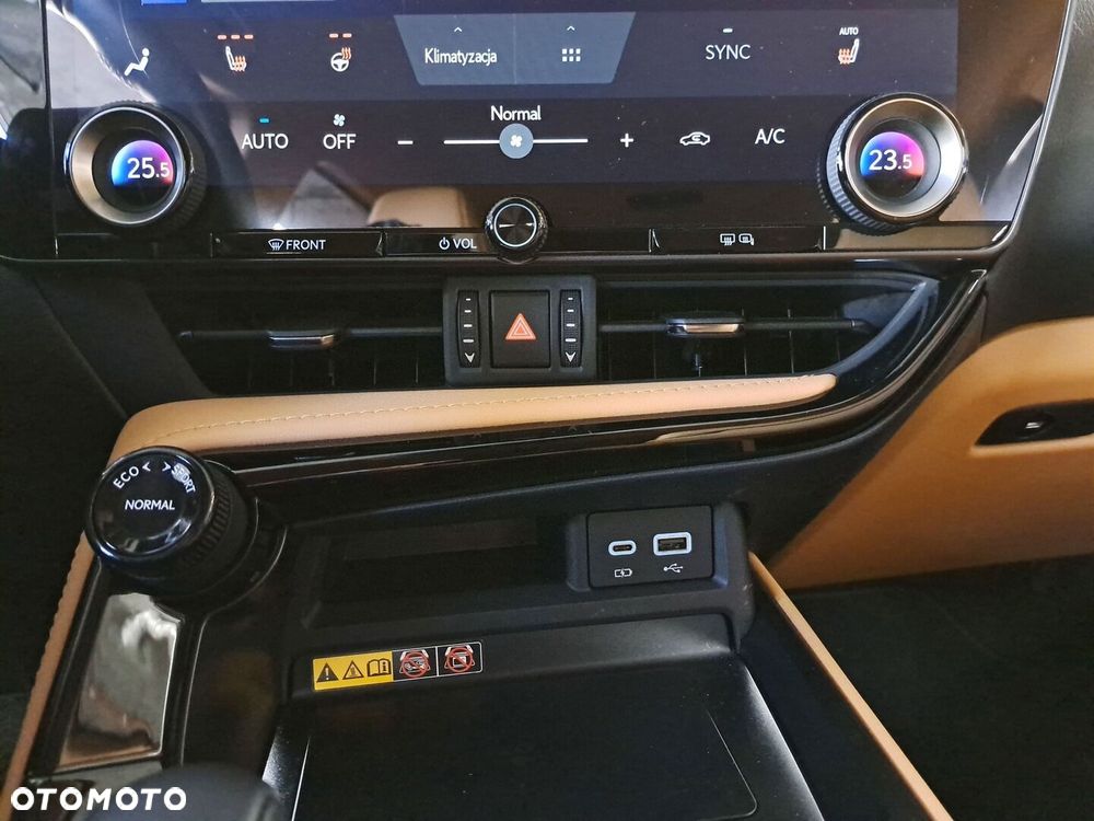 Lexus NX 2025