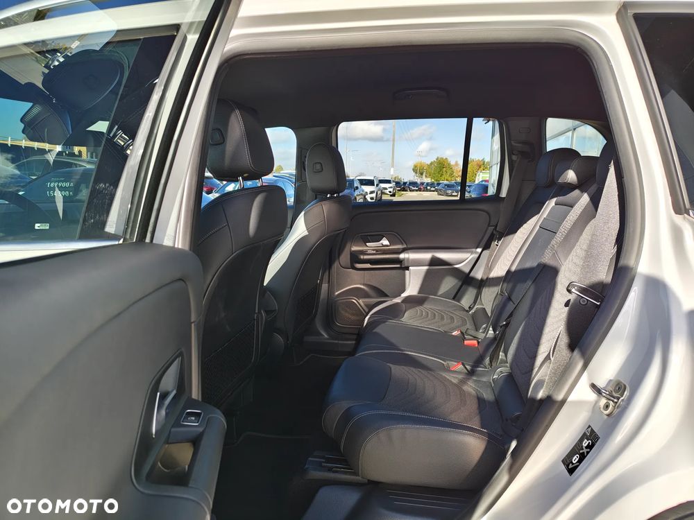 Mercedes-Benz GLB 200 4-Matic Style 8G-DCT - 17