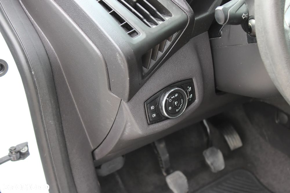 Ford Tourneo Connect 1.6 TDCi Ambiente - 24