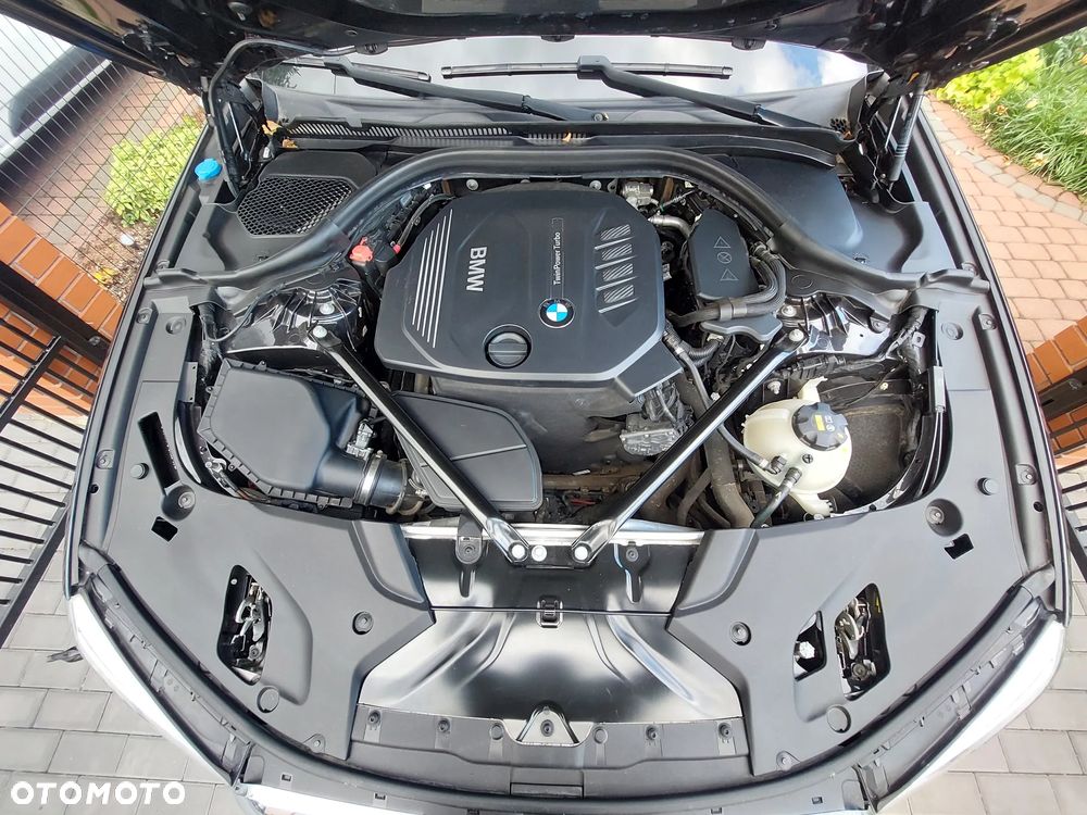 BMW Seria 5 520d Touring Luxury Line - 13