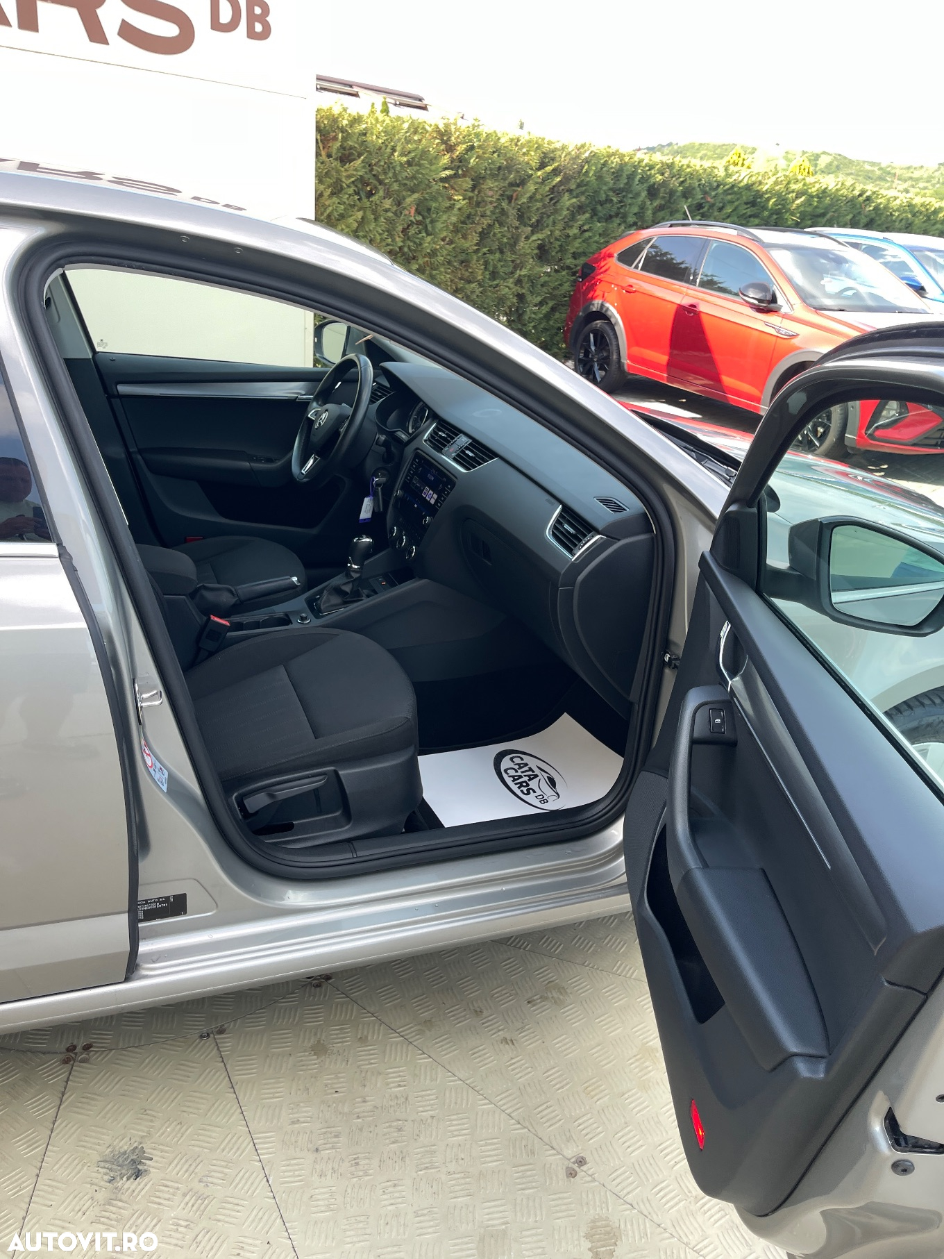 Skoda Octavia 1.6 TDI DSG Style - 20