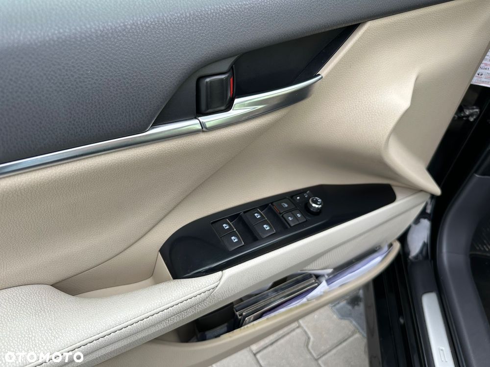 Toyota Camry 2.5 Hybrid Executive CVT - 16