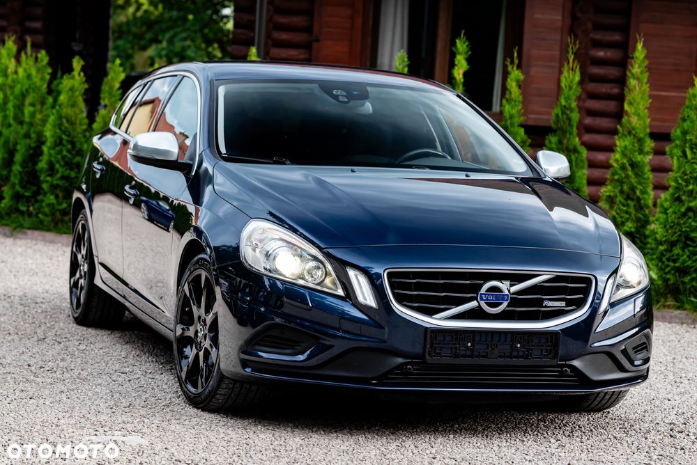 Volvo V60 T6 AWD R-Design - 4