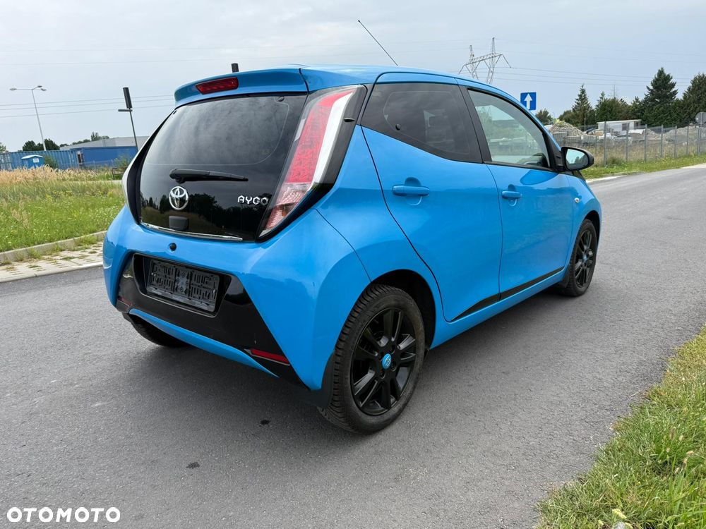 Toyota Aygo x-play - 9