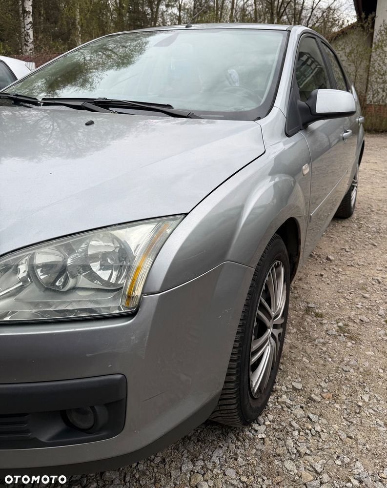Ford Focus 1.6 TDCi DPF Ghia - 8