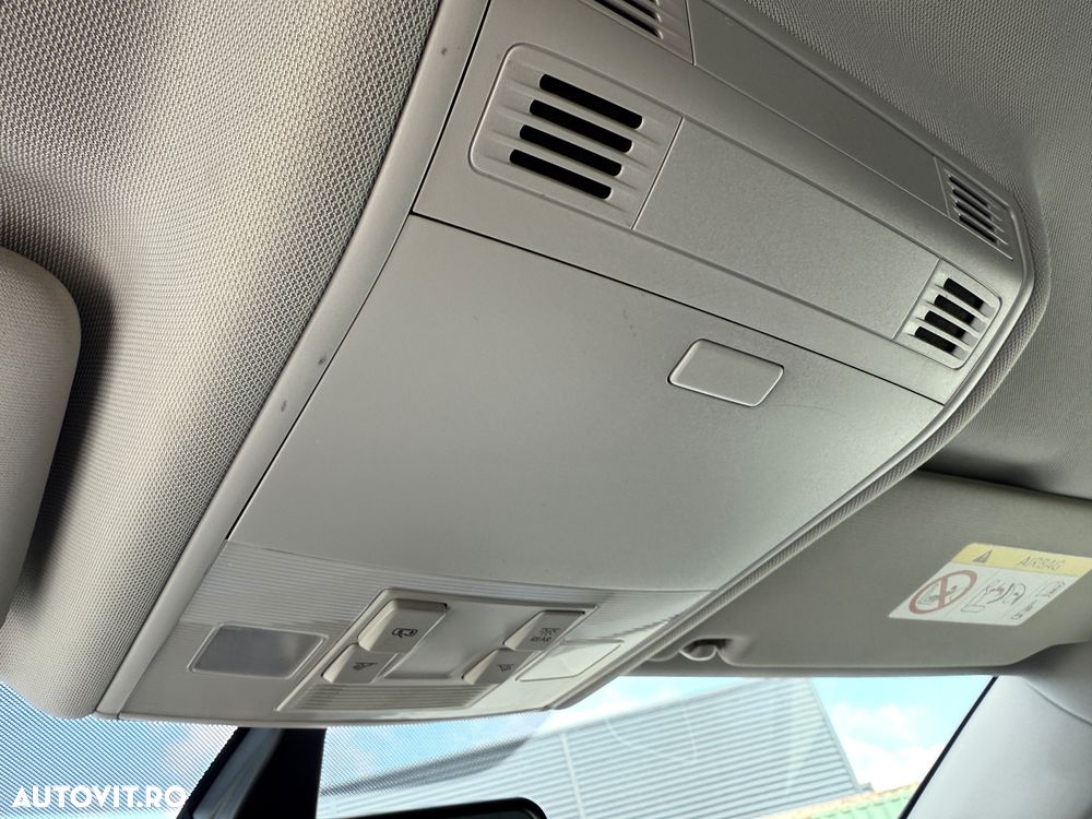 Volkswagen Golf 1.6 TDI Highline - 25