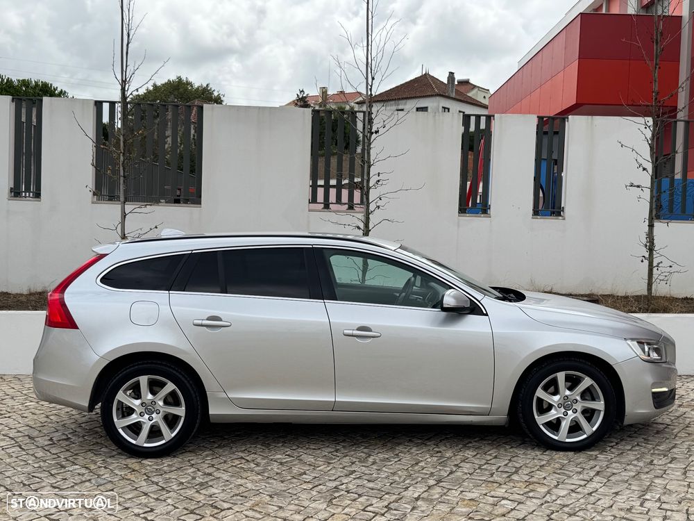 Volvo V60 1.6 D2 Momentum Eco Powershift - 8