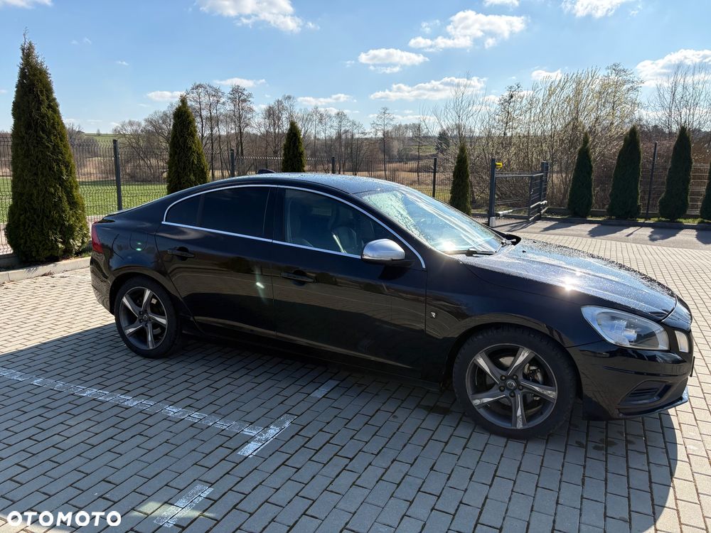 Volvo S60 D3 Geartronic R-Design - 22