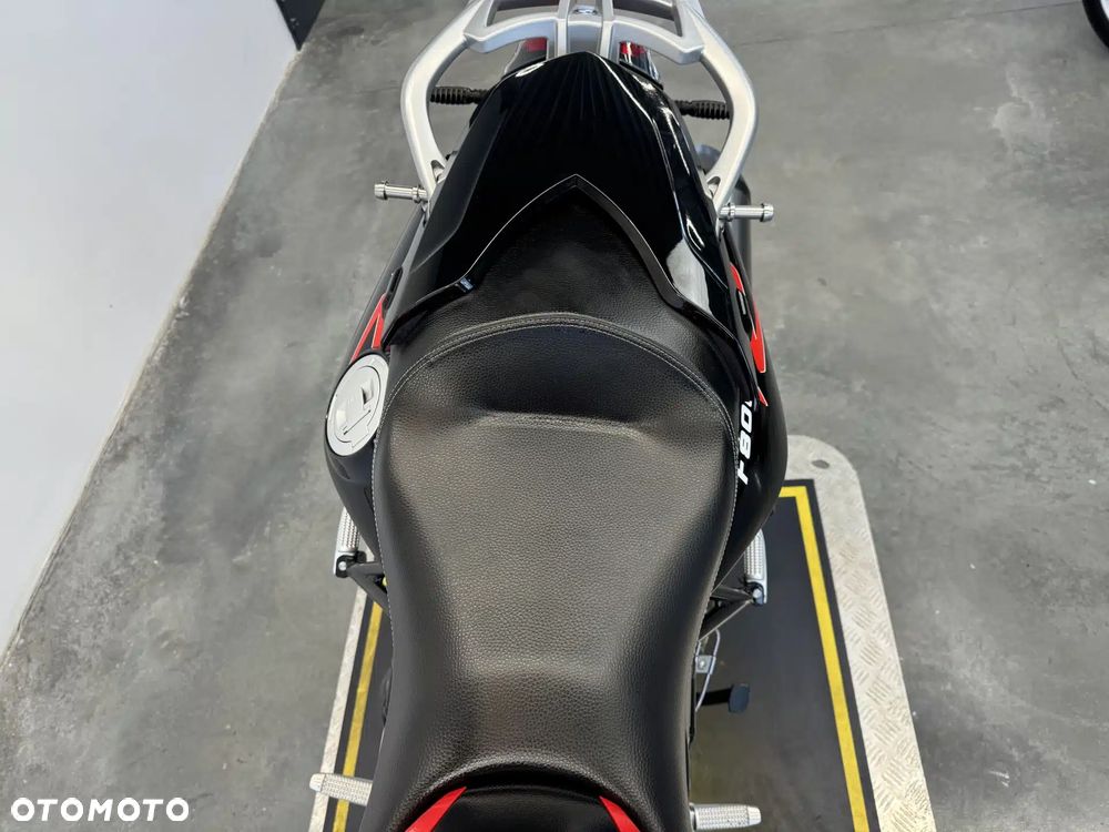 BMW F - 27