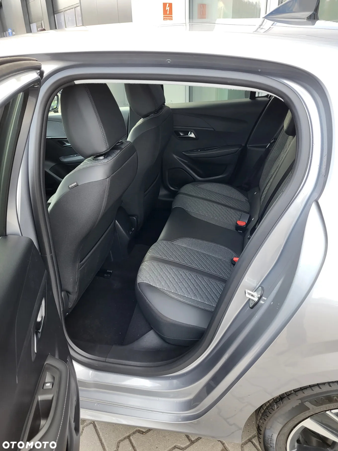 Peugeot 208 1.2 PureTech Allure S&S - 5