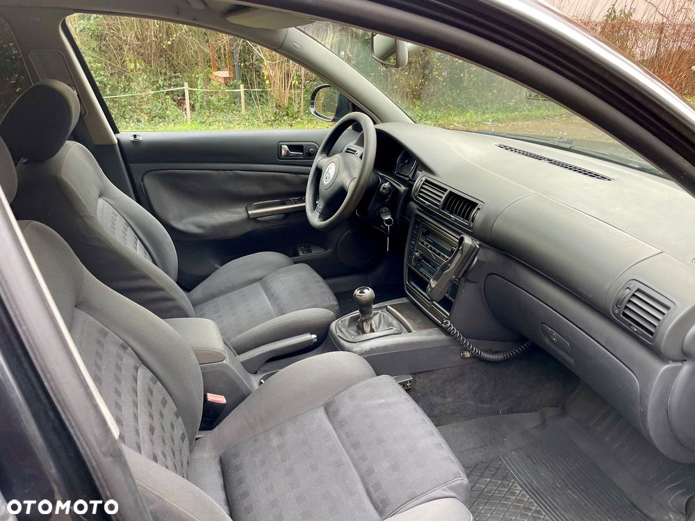 Volkswagen Passat 1.9 TDI Trendline - 8