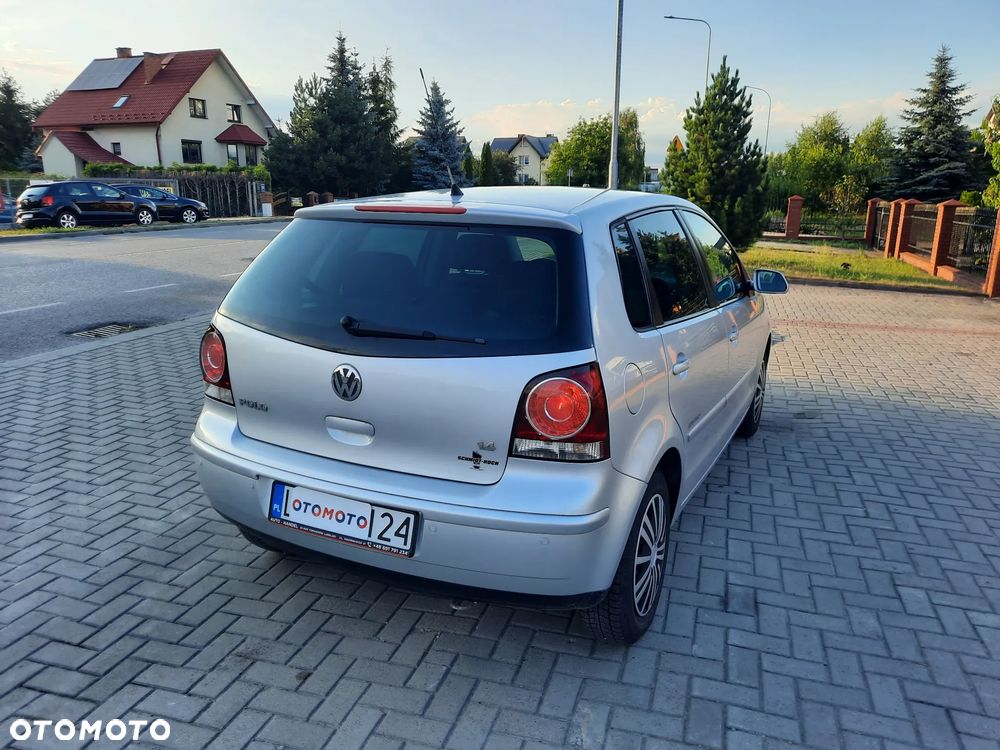 Volkswagen Polo 1.4 16V Comfortline - 11