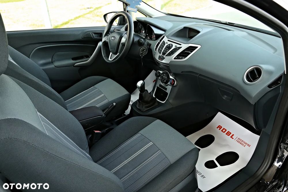 Ford Fiesta 1.25 Trend - 28