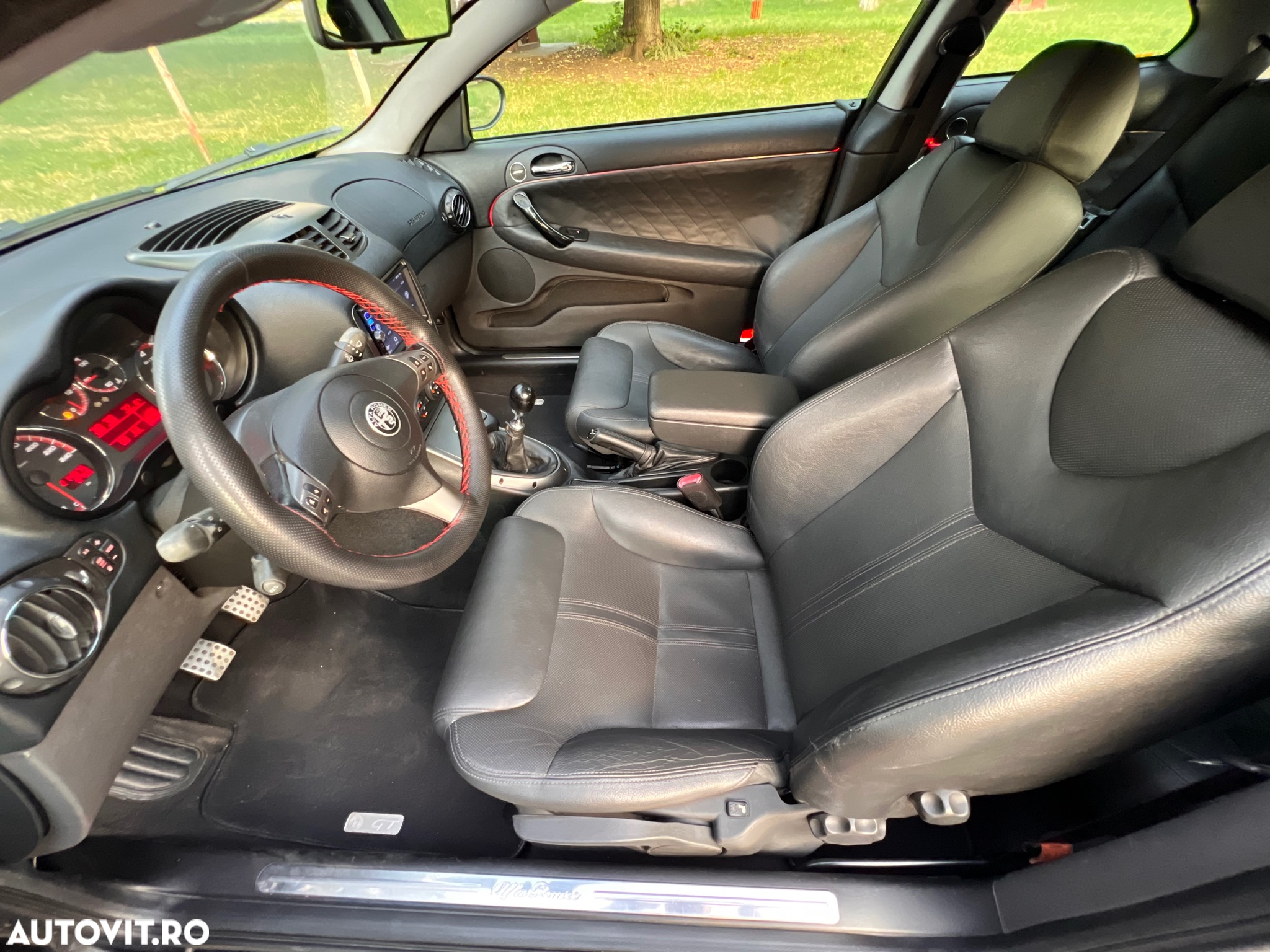 Alfa Romeo GT 1.9 Multijet Distinctive - 16