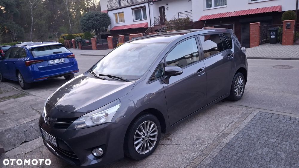 Toyota Verso 1.6 D-4D Prestige 7os EU6 - 13