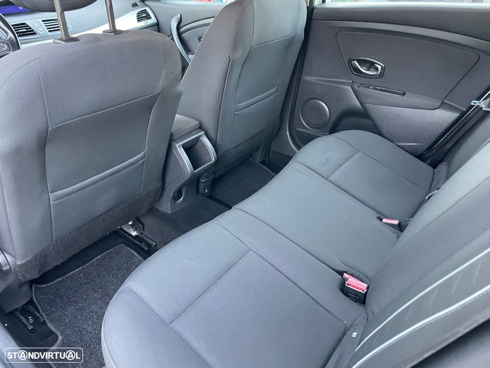 Renault Mégane Sport Tourer 1.5 dCi Dynamique S SS - 9