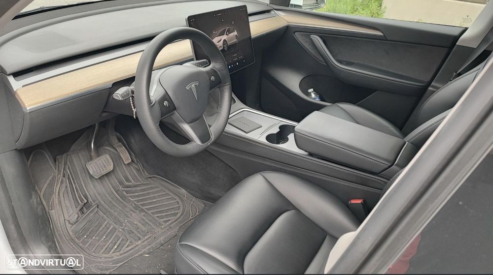 Tesla Model Y Tração Traseira - 4
