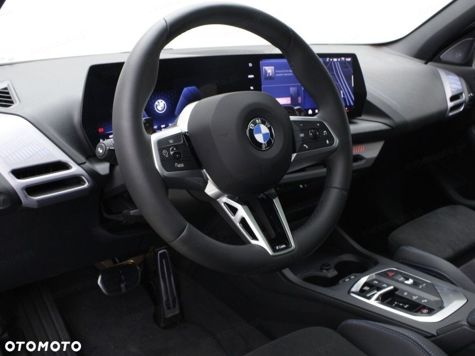 BMW Seria 1 120 mHEV - 12