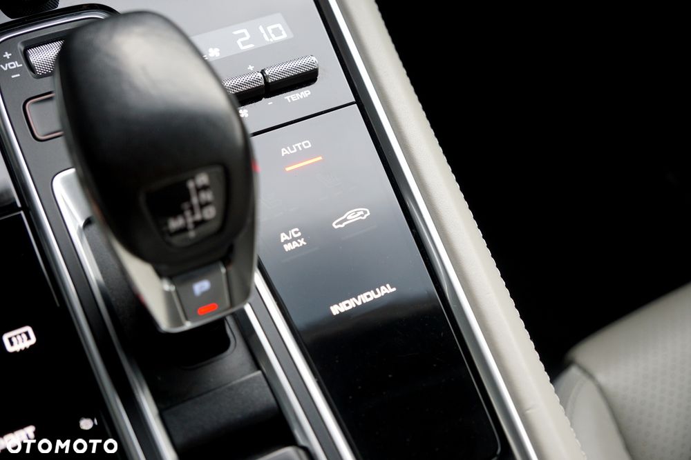 Porsche Panamera 4 - 37