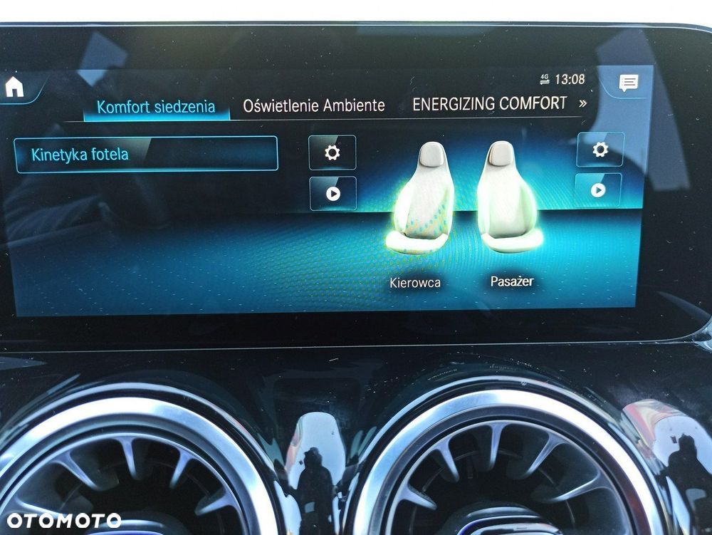 Mercedes-Benz GLB - 30