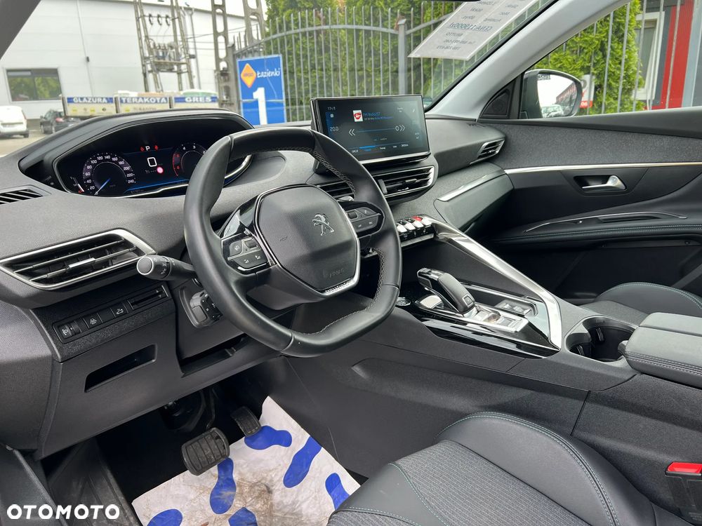 Peugeot 3008 1.5 BlueHDi Allure Pack S&S EAT8 - 32